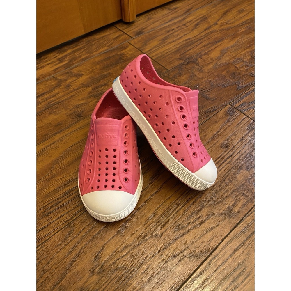 Native Pink Slip On Shoes Girls Size C9 Excellent Loafer Water Shoe